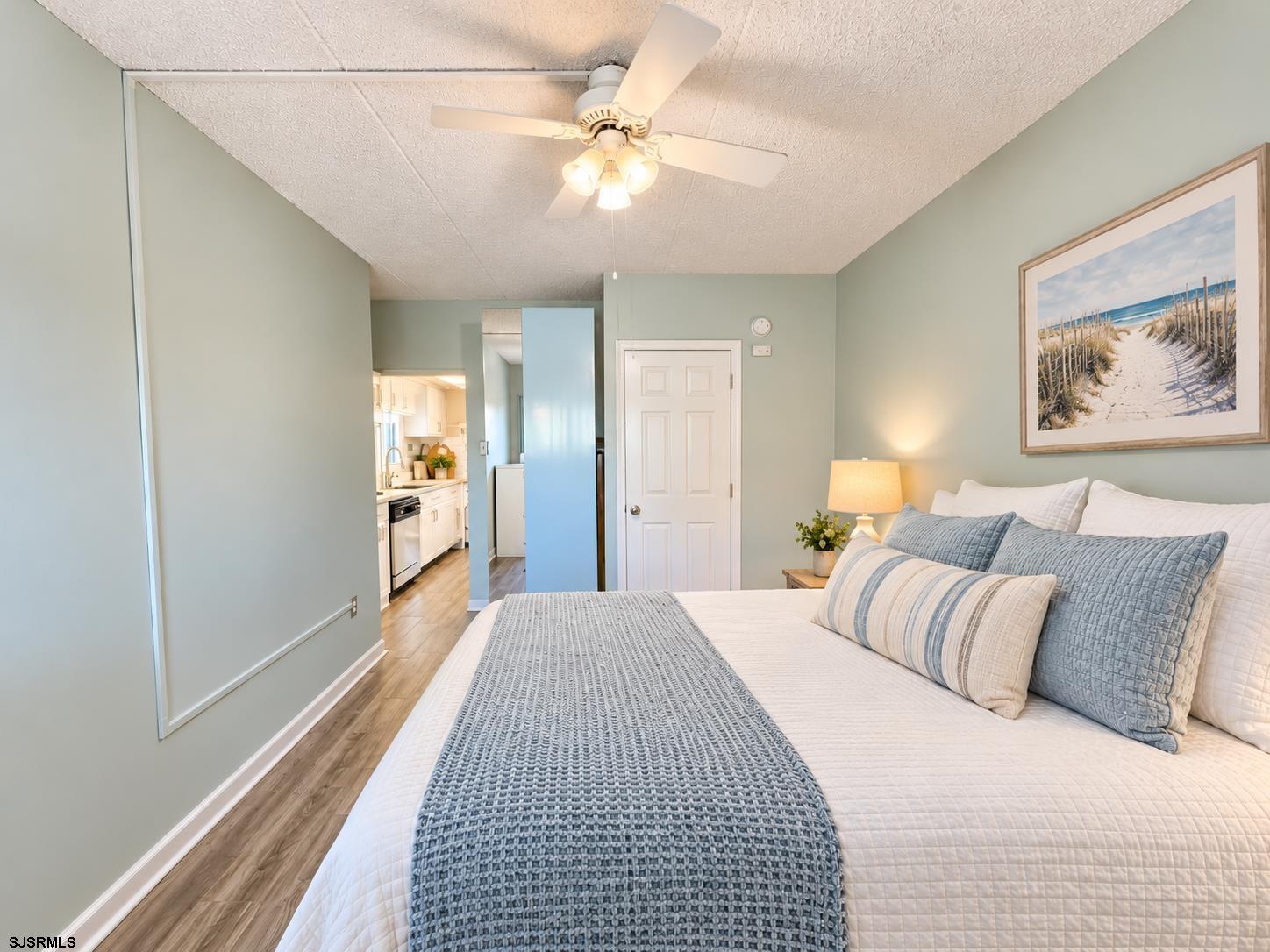 5300 Boardwalk Ave Unit: 220