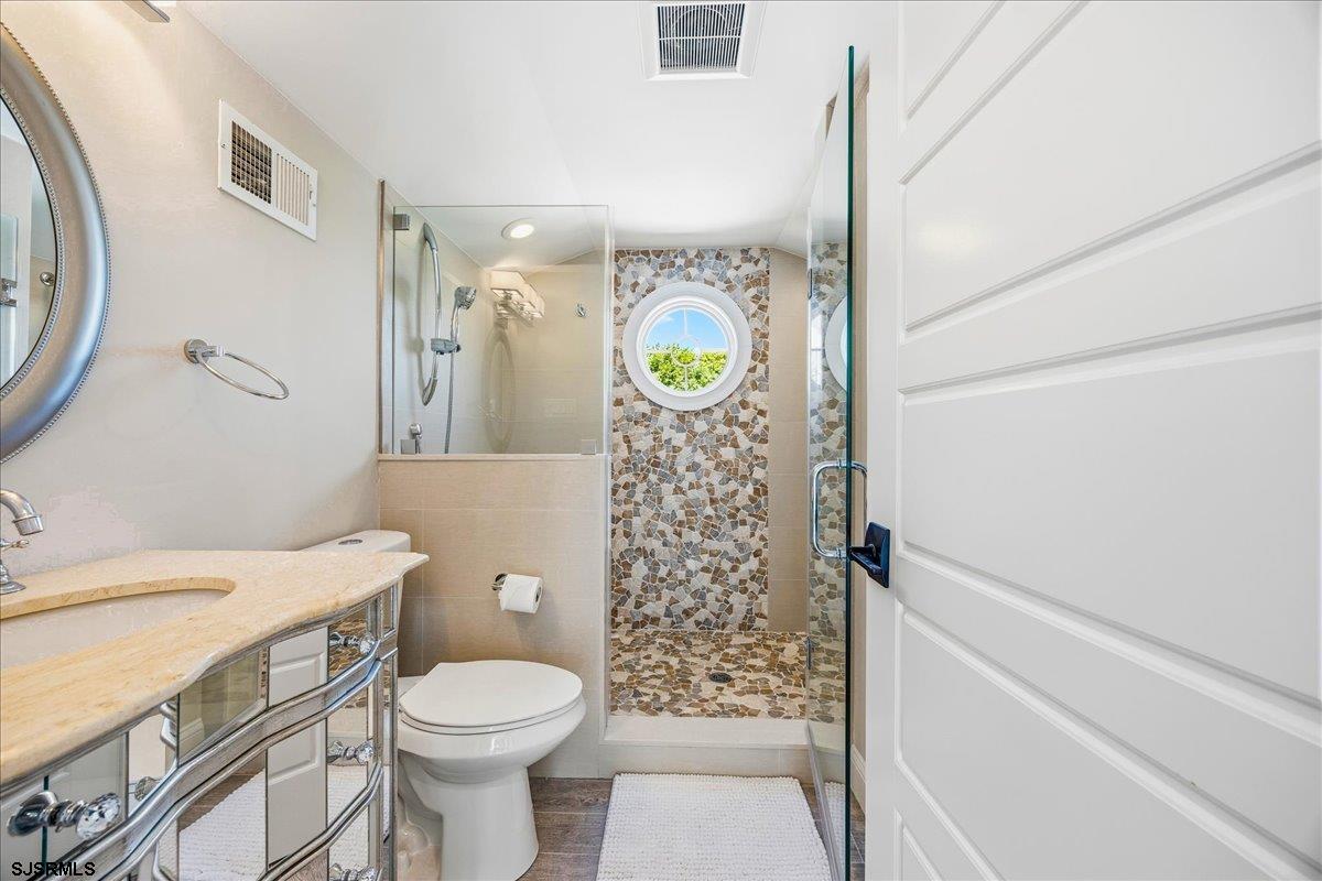 108 N Pembroke Ave