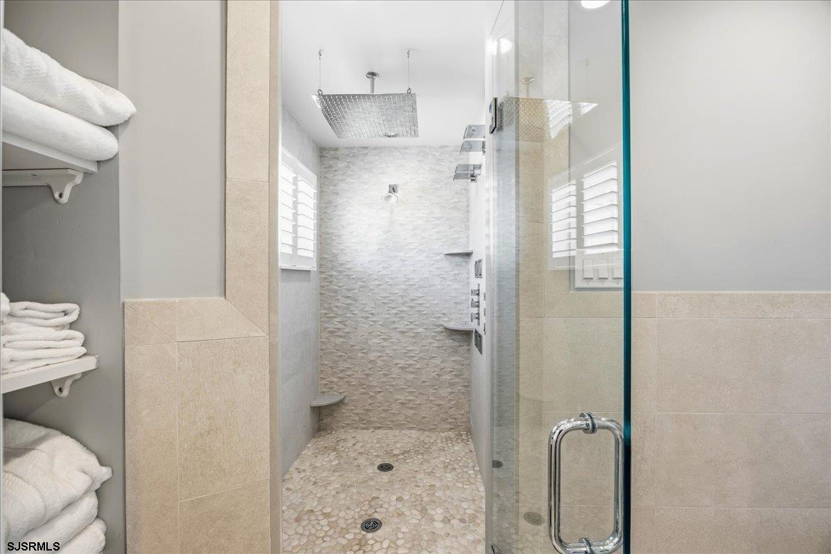 108 N Pembroke Ave