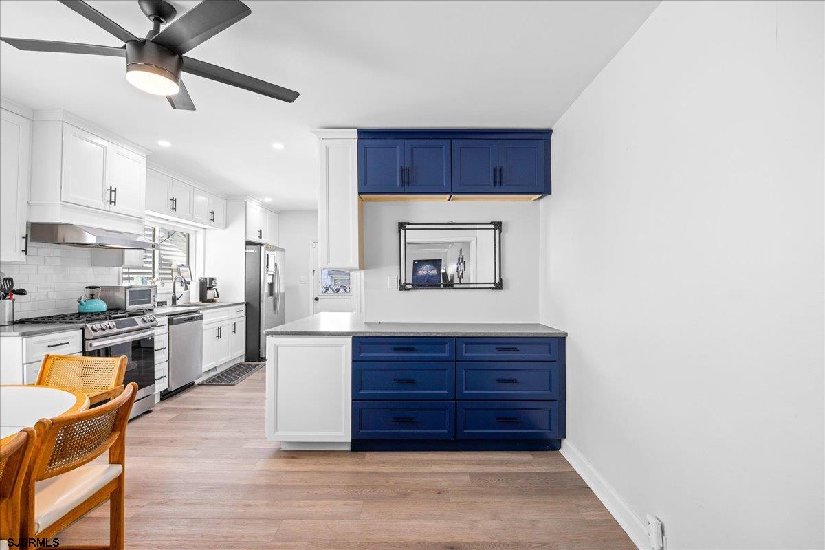 119 N Newport Ave