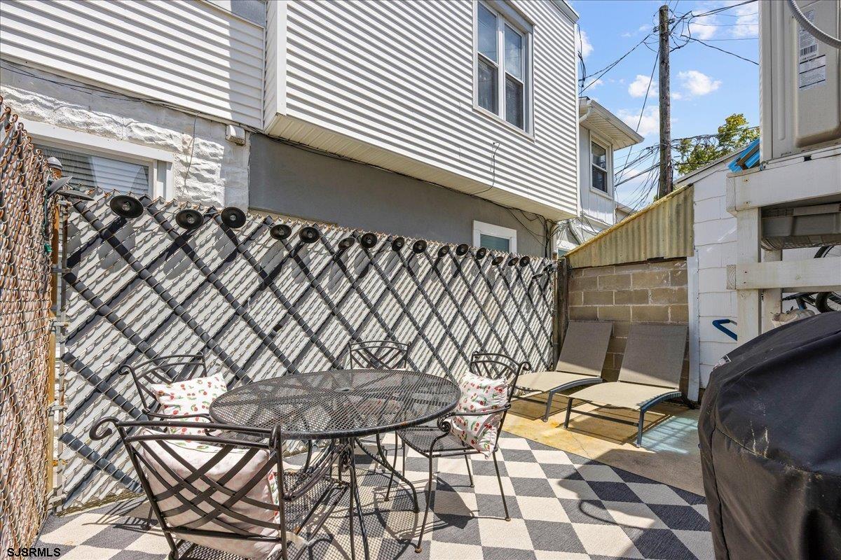 119 N Newport Ave