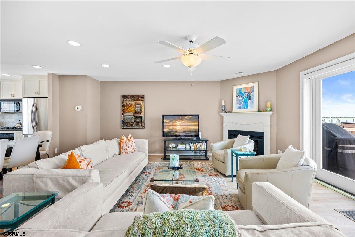 3515 Amherst Ave Unit: 7