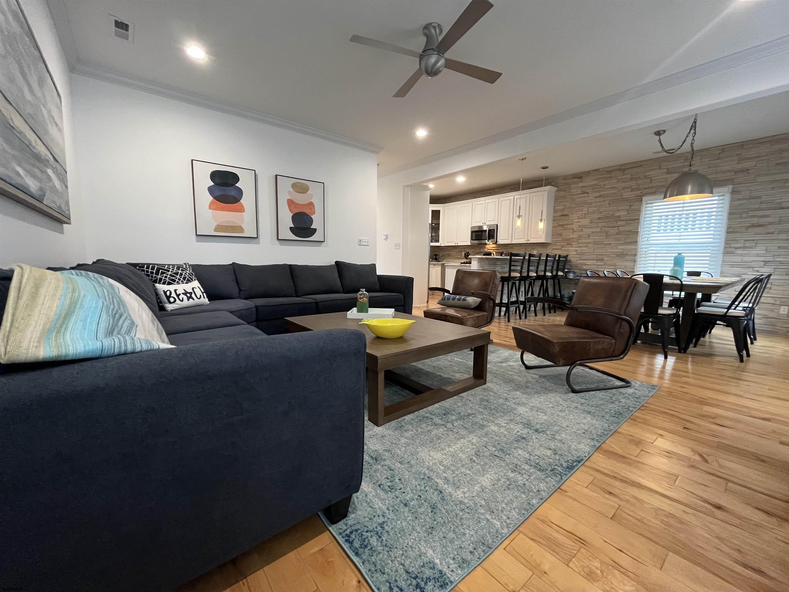 107 N Douglas Ave