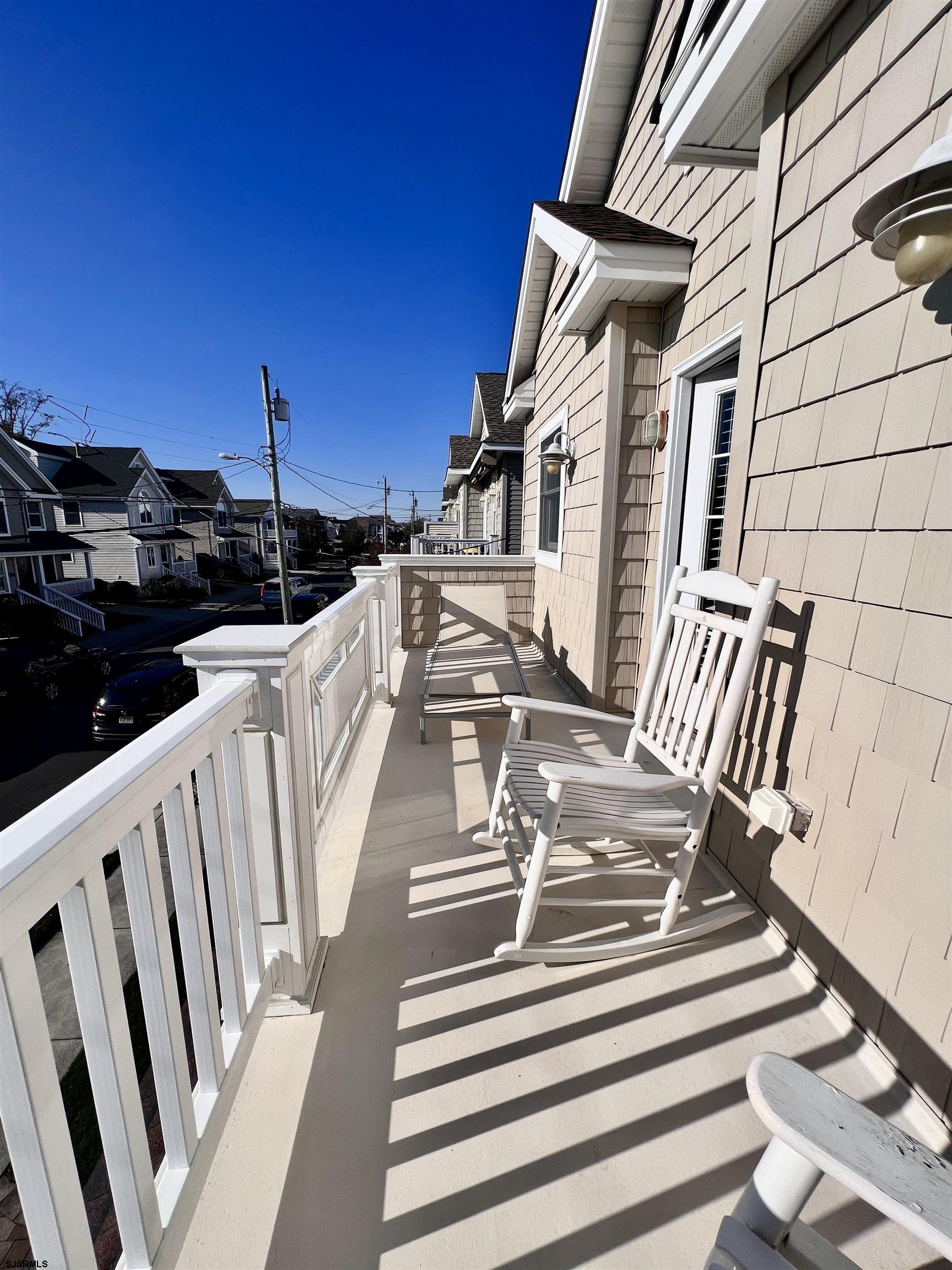 107 N Douglas Ave
