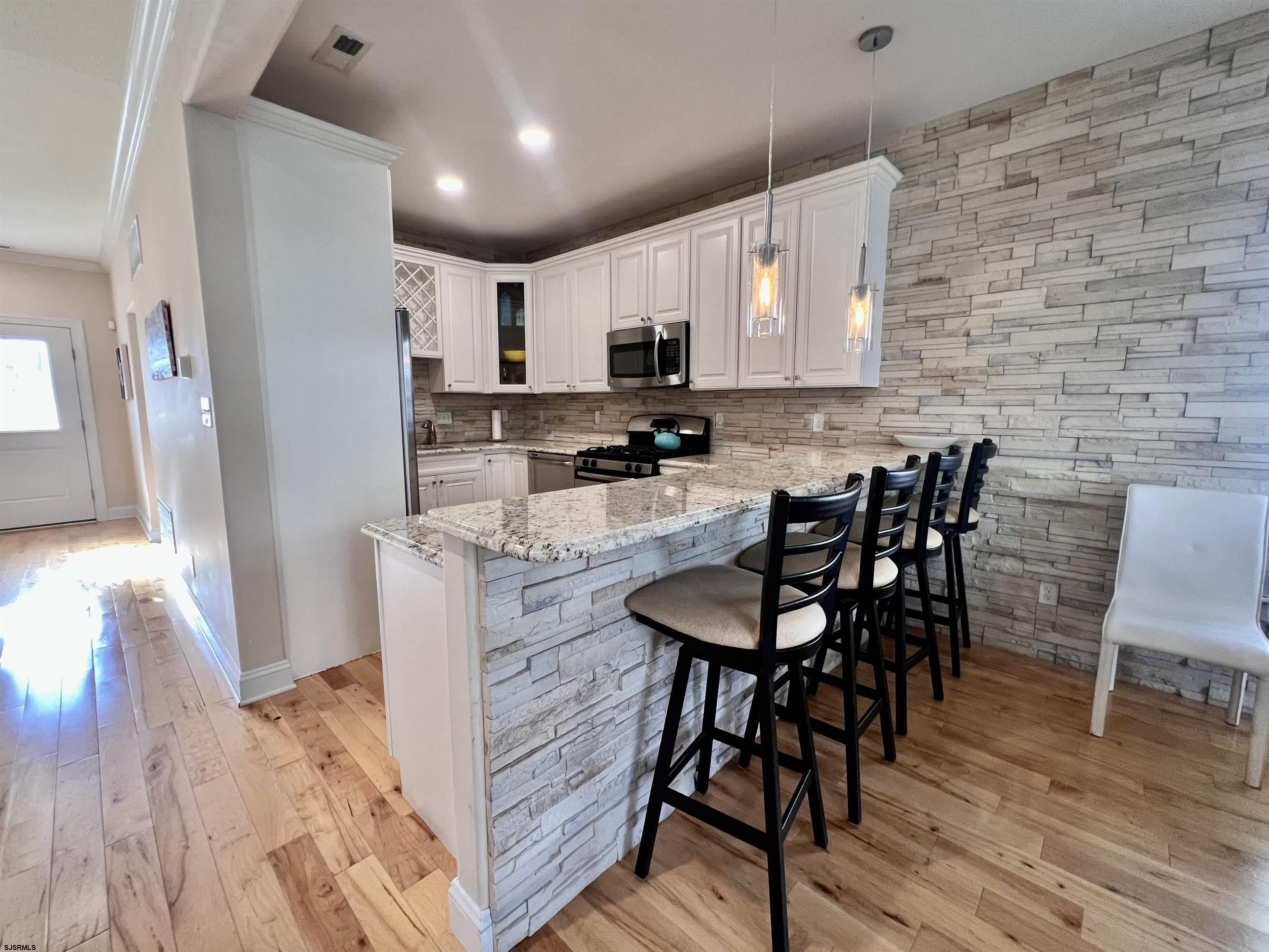 107 N Douglas Ave