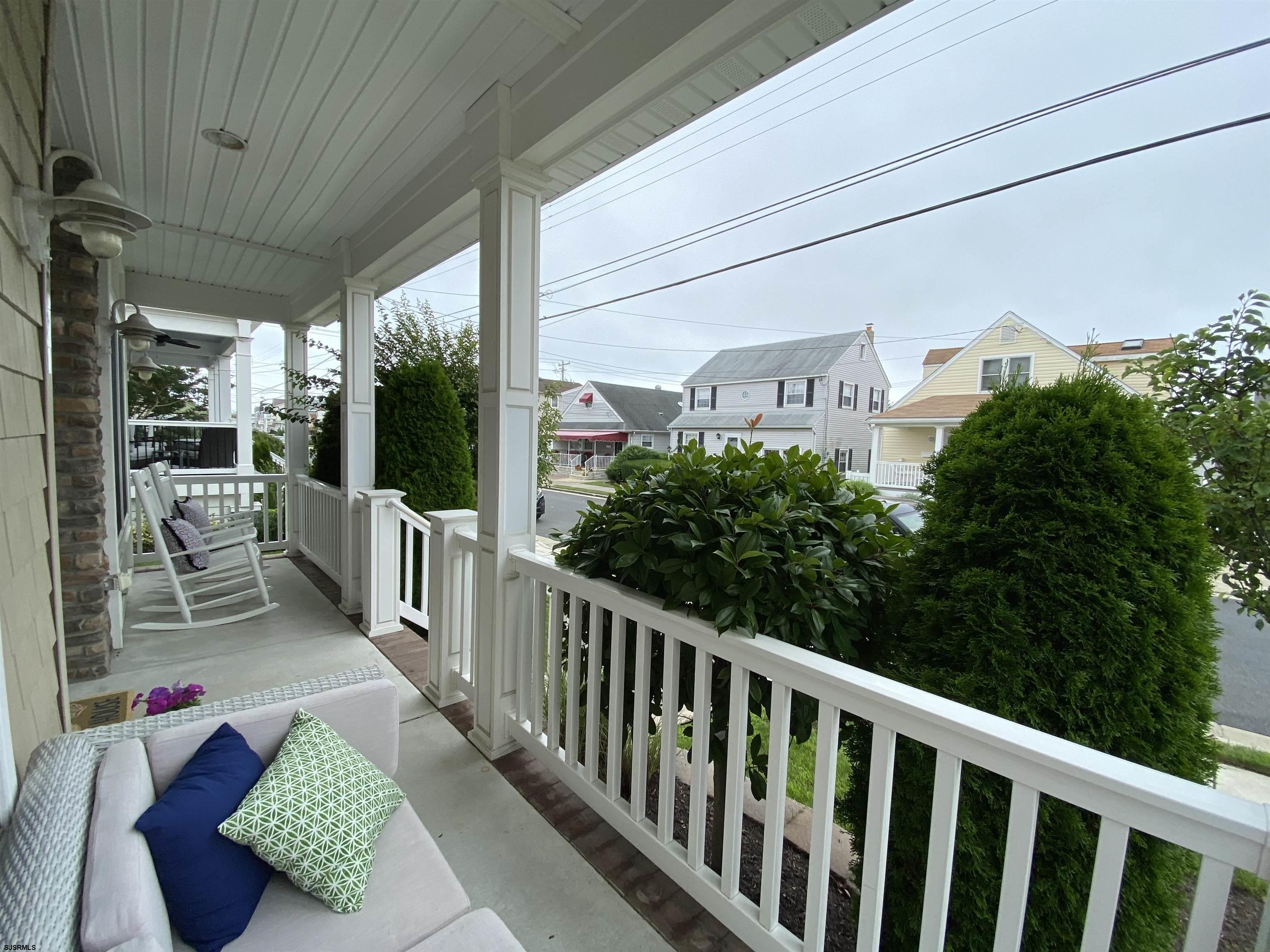 107 N Douglas Ave