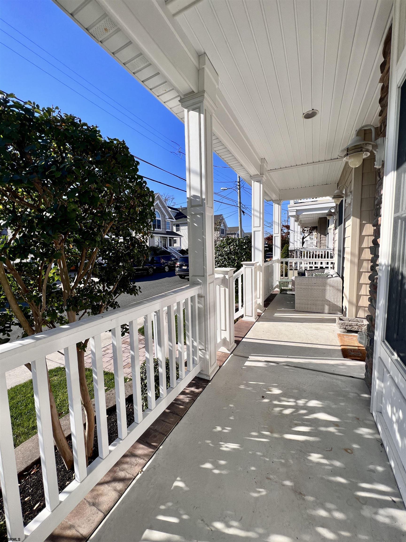 107 N Douglas Ave