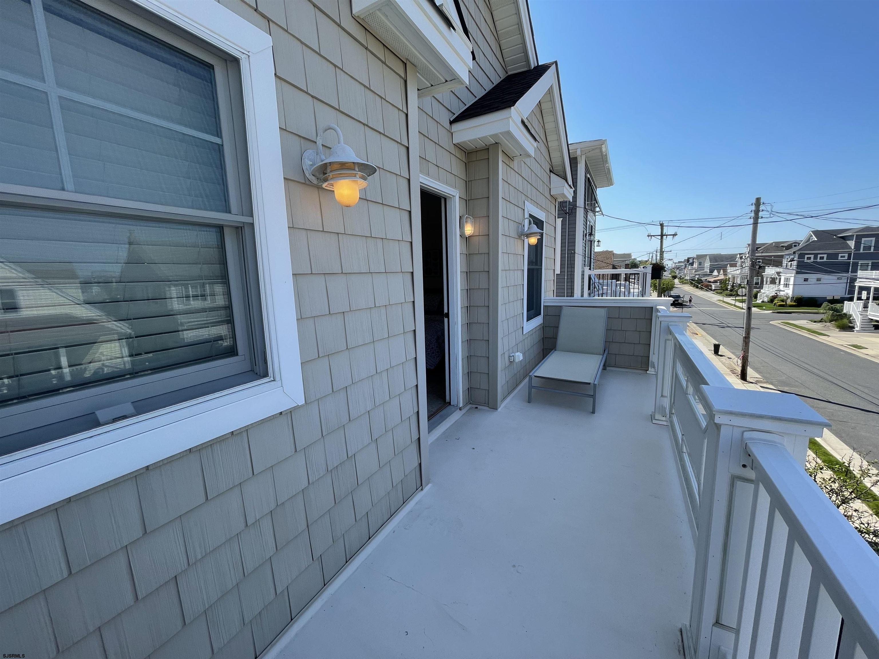 107 N Douglas Ave