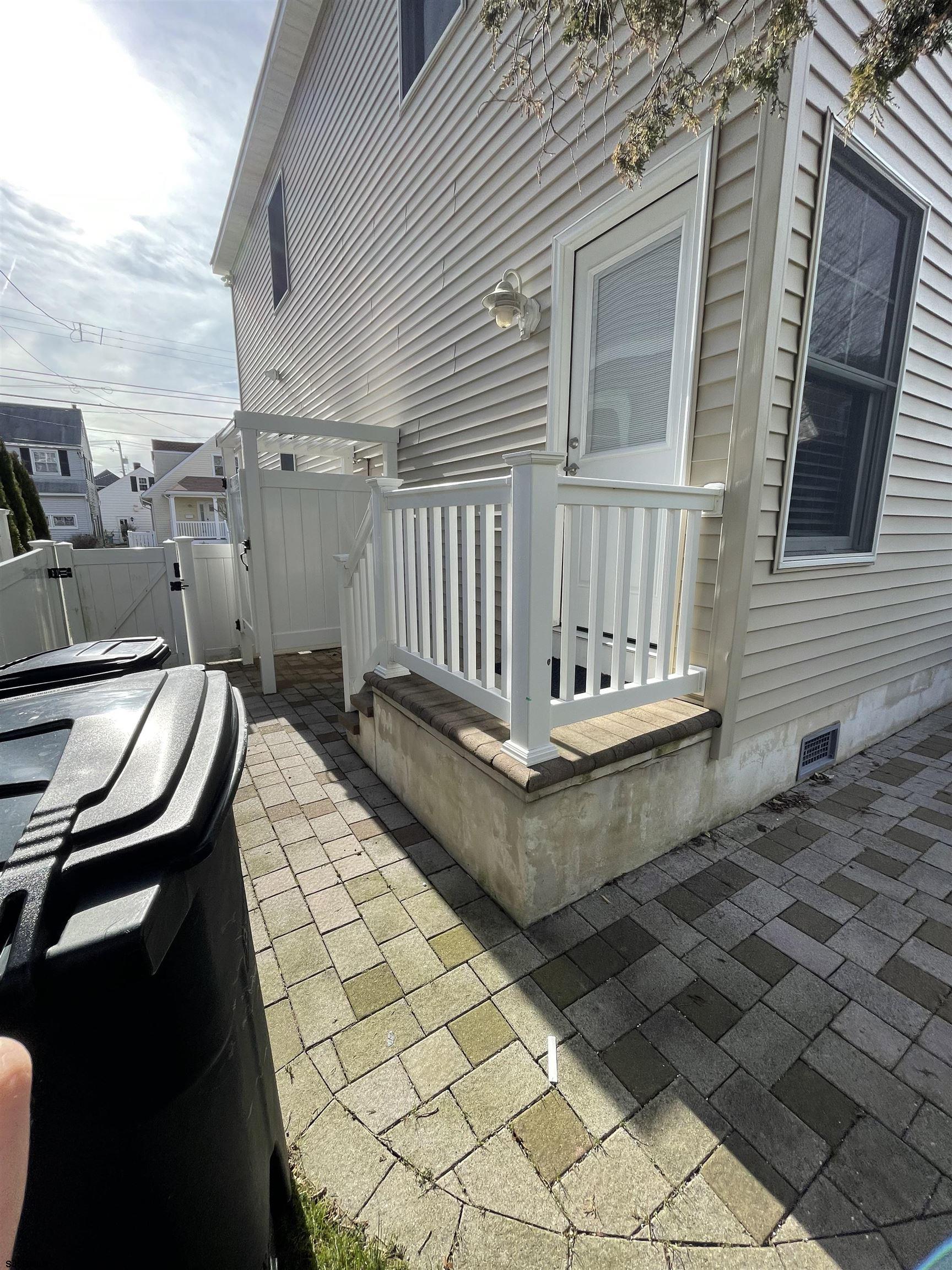 107 N Douglas Ave