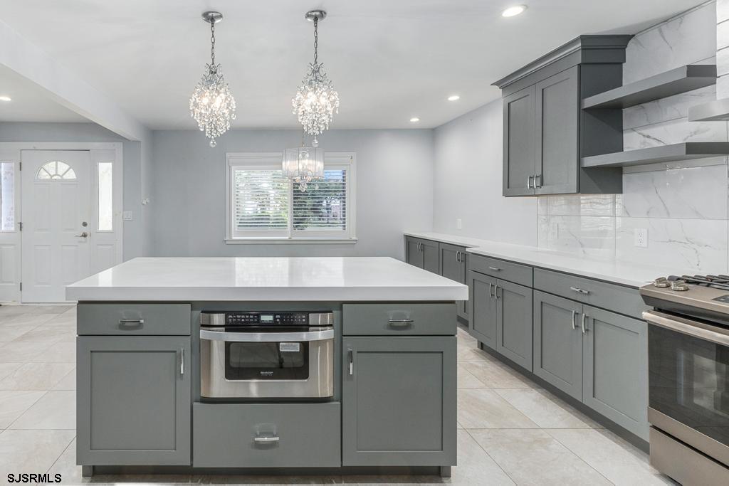 801 Dudley Ct