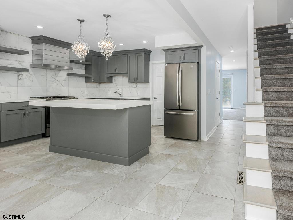 801 Dudley Ct