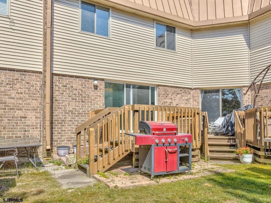 801 Dudley Ct