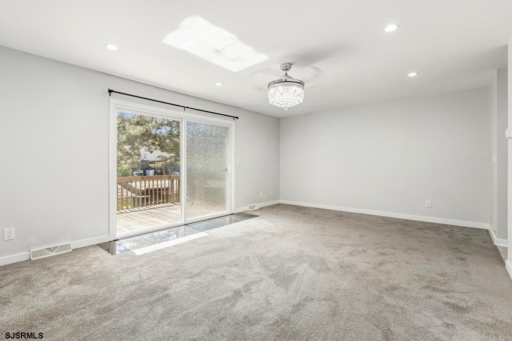 801 Dudley Ct