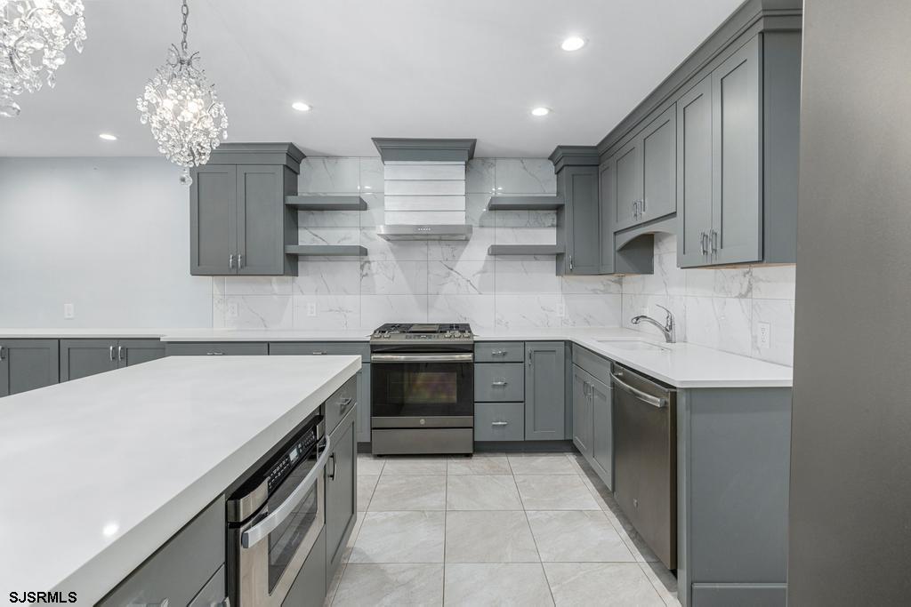 801 Dudley Ct