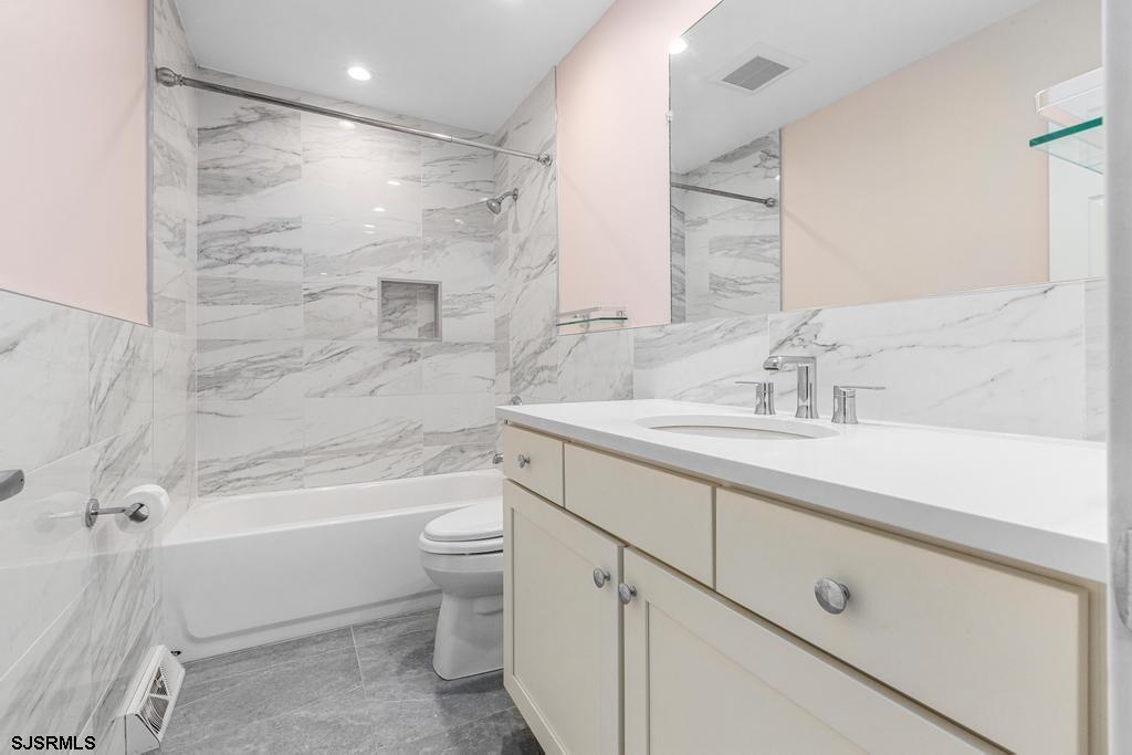 801 Dudley Ct