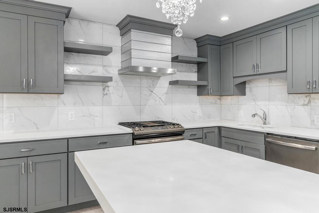 801 Dudley Ct