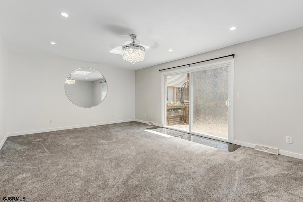 801 Dudley Ct