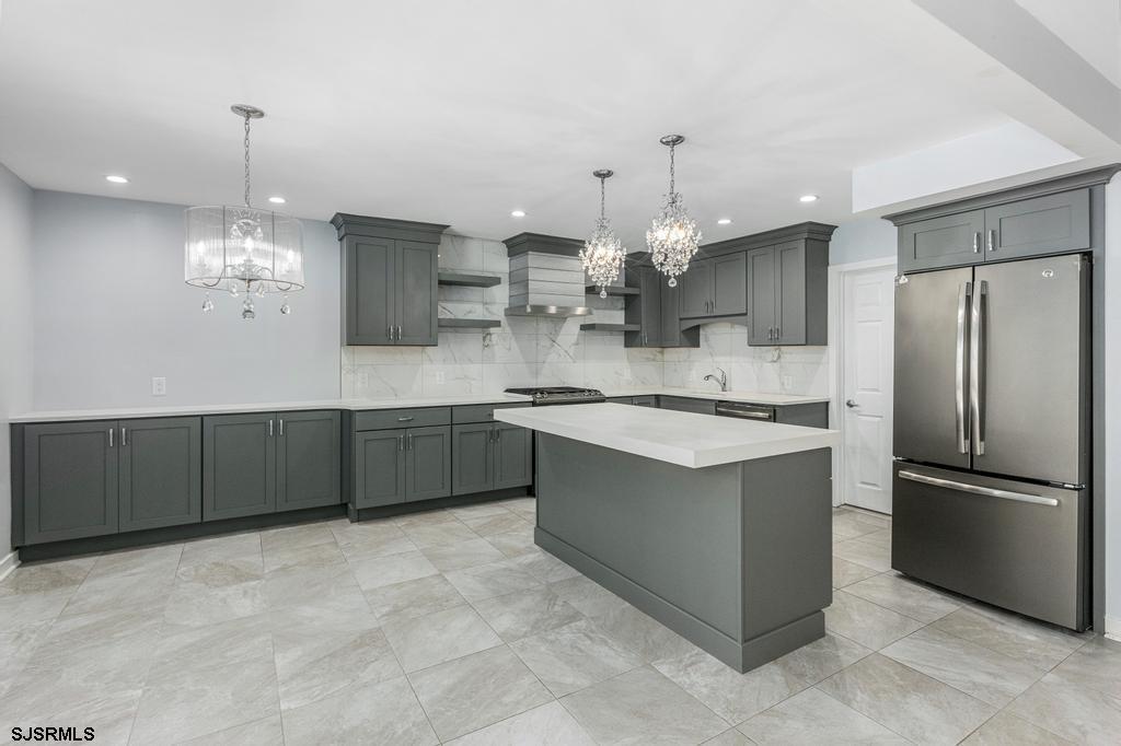 801 Dudley Ct