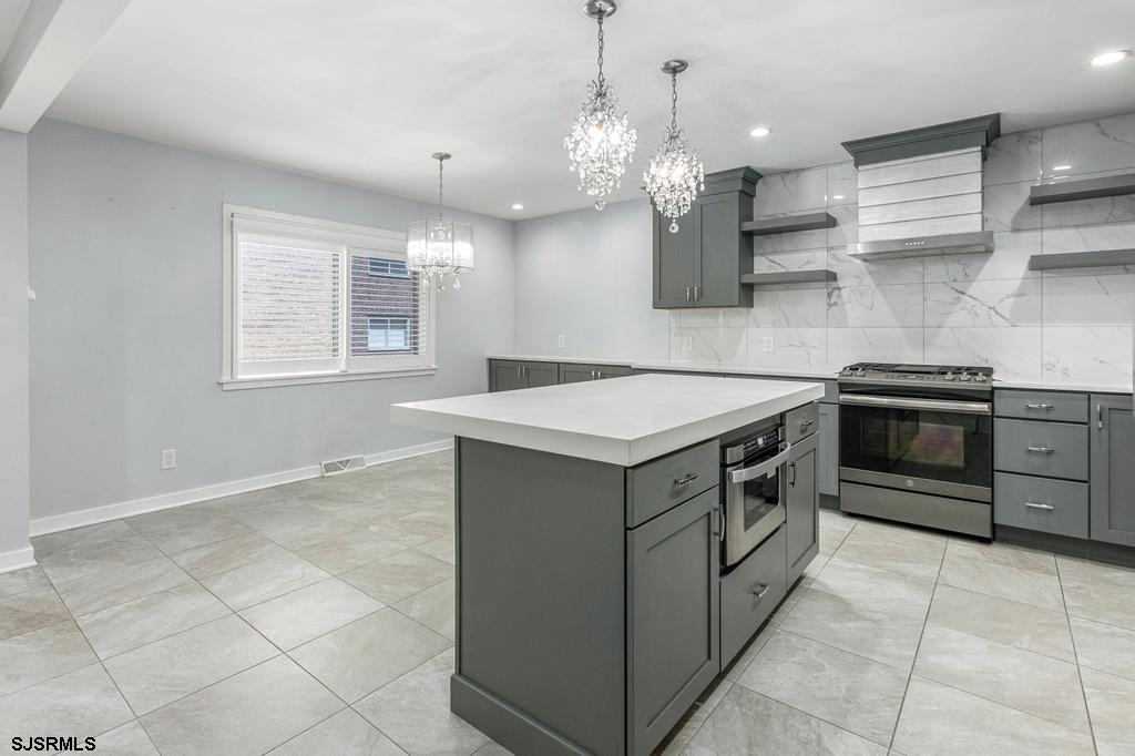 801 Dudley Ct