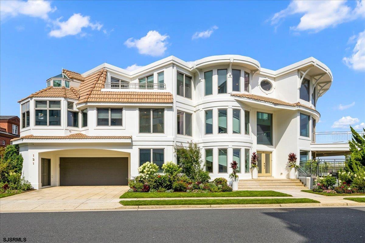 121 S 17th Ave