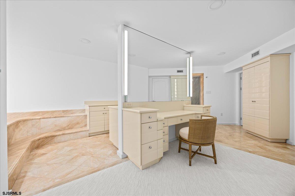 121 S 17th Ave