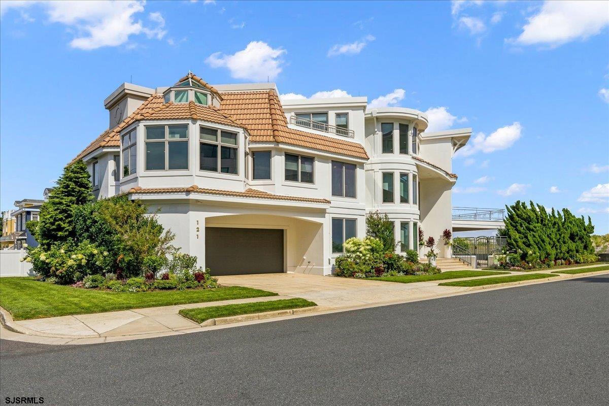 121 S 17th Ave