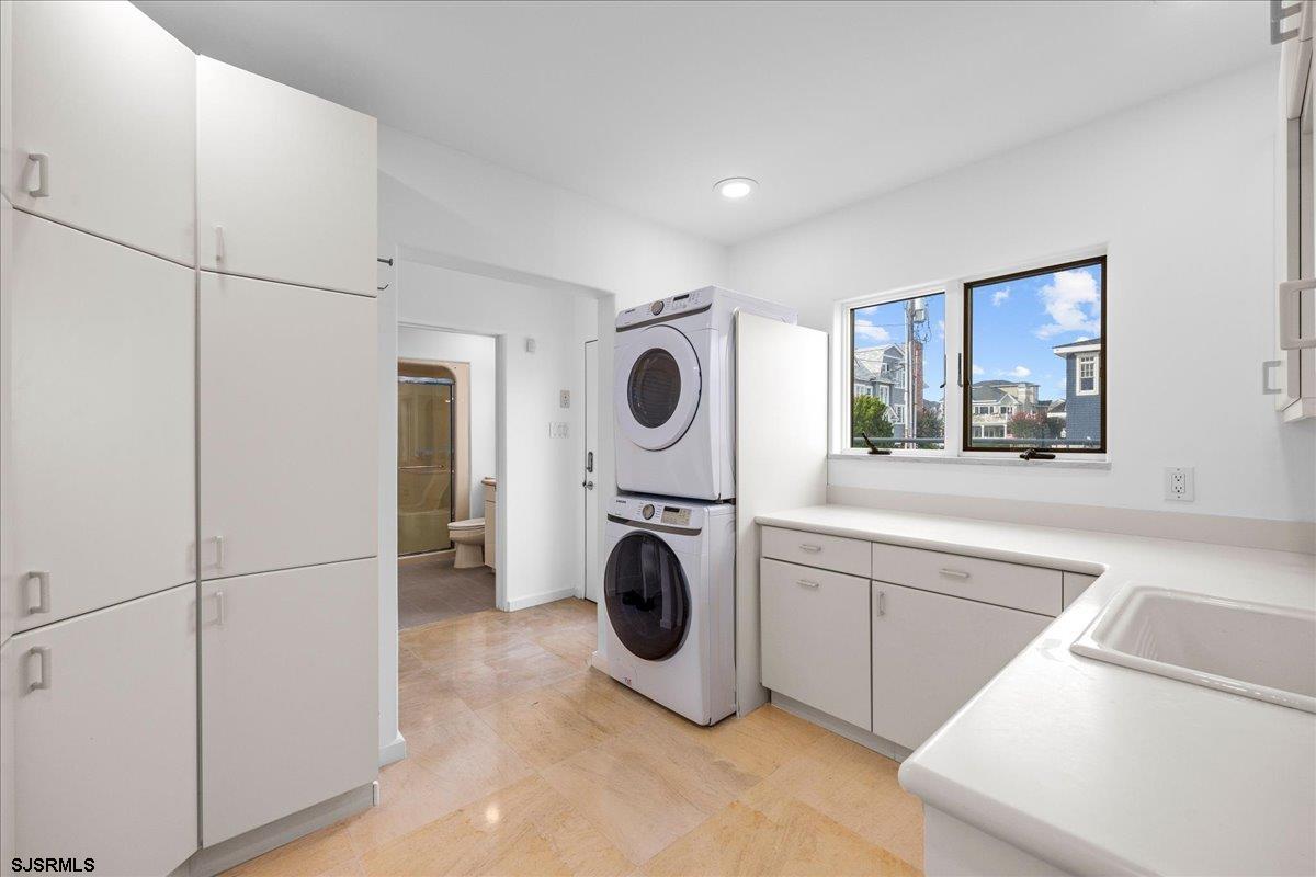 121 S 17th Ave