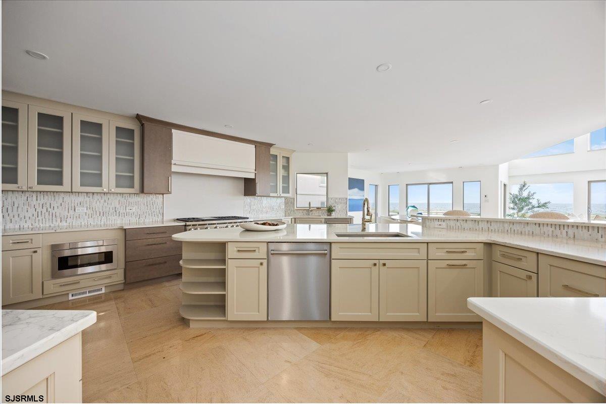 121 S 17th Ave