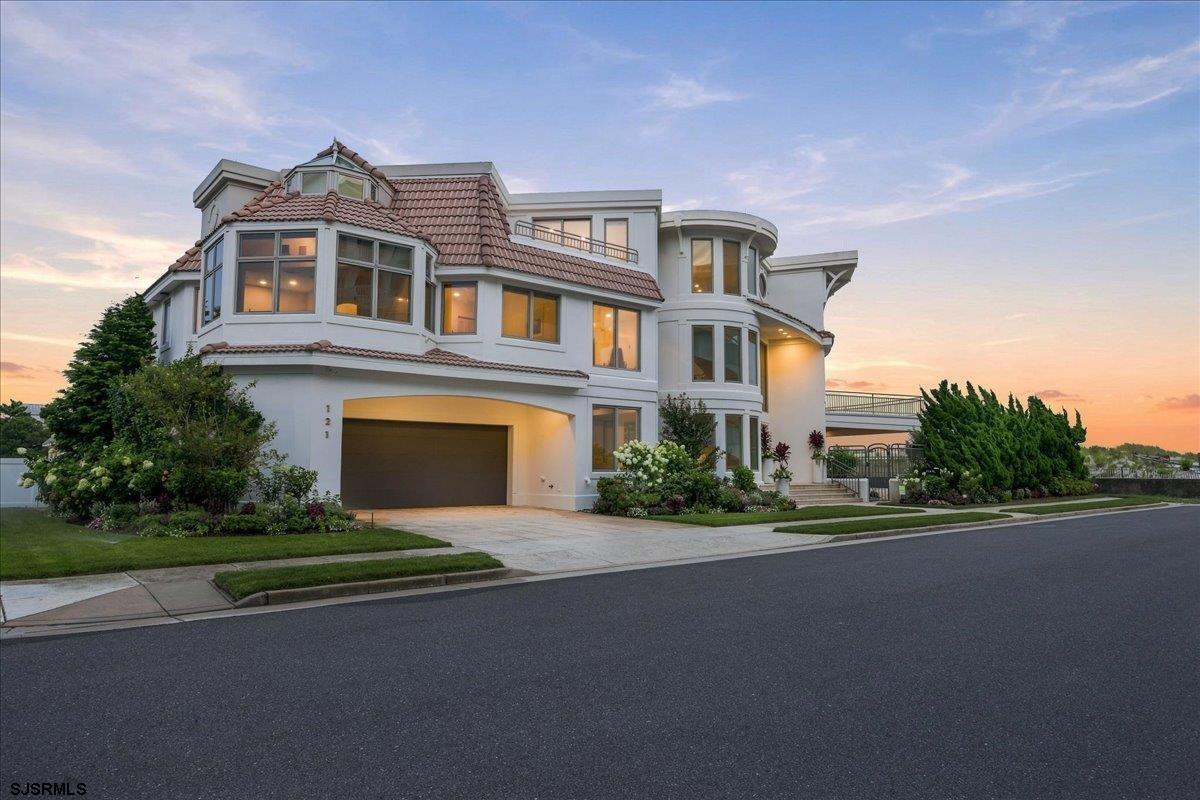 121 S 17th Ave