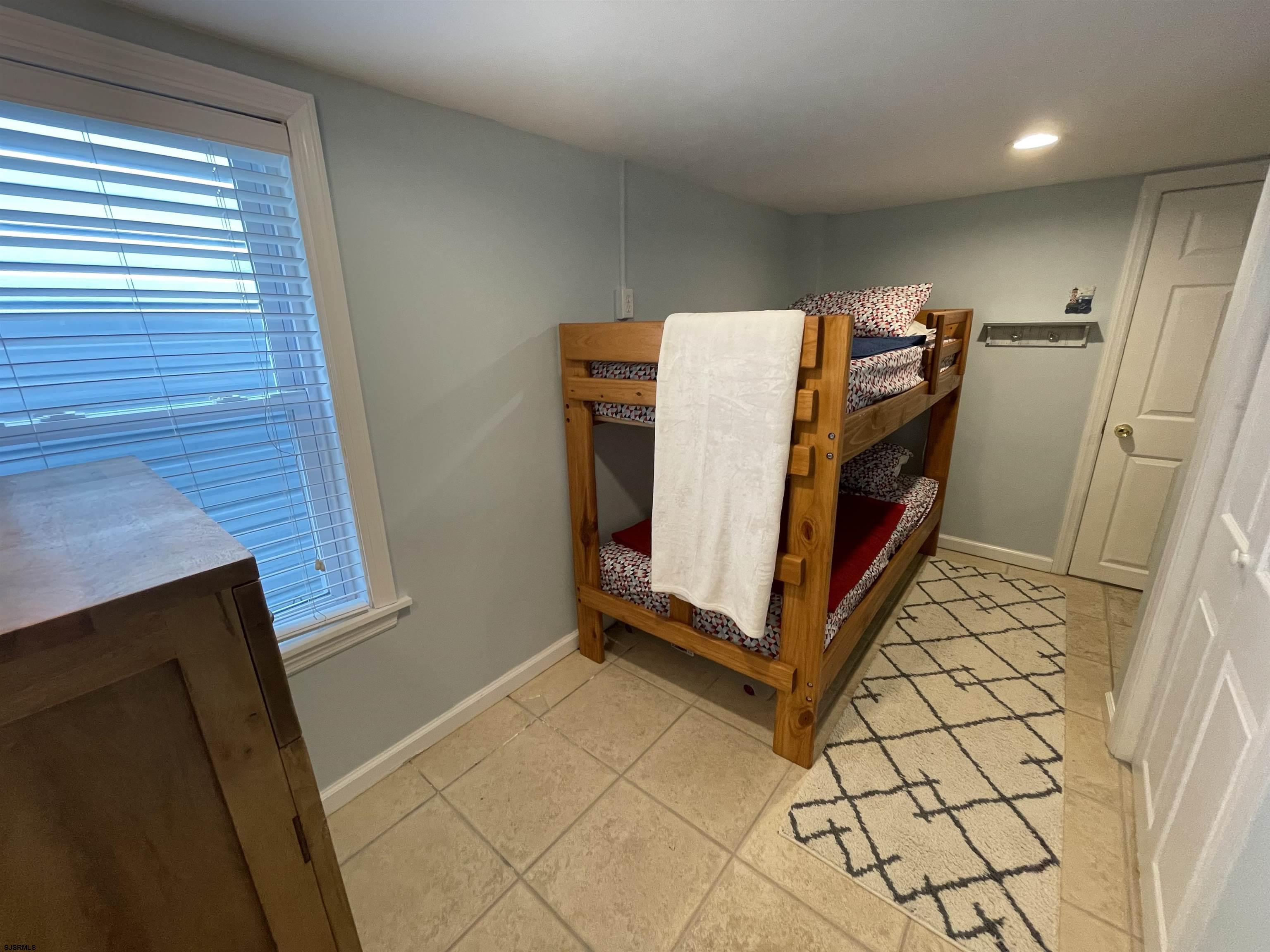9614 Monmouth Ave
