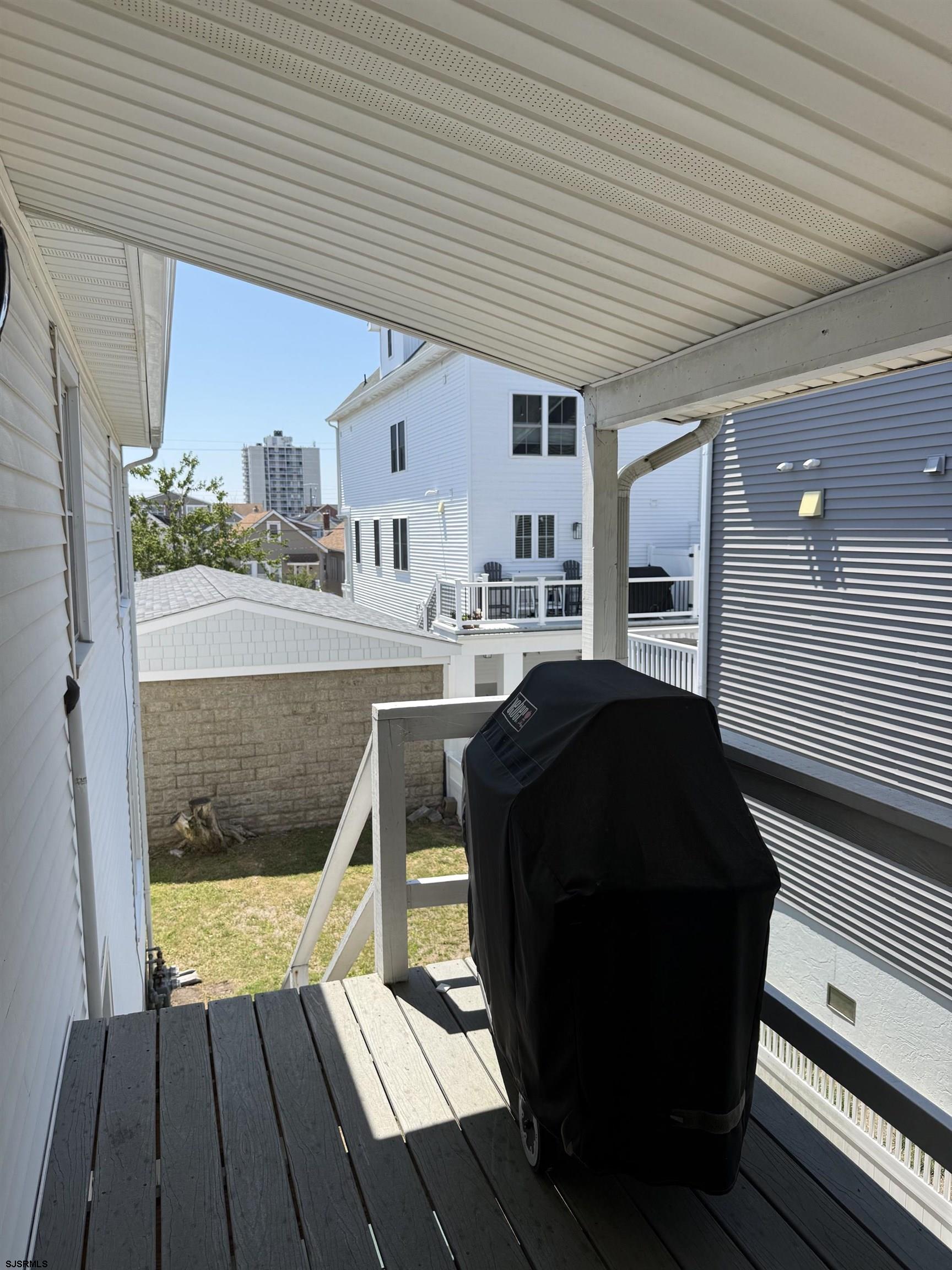 210 N Surrey Ave