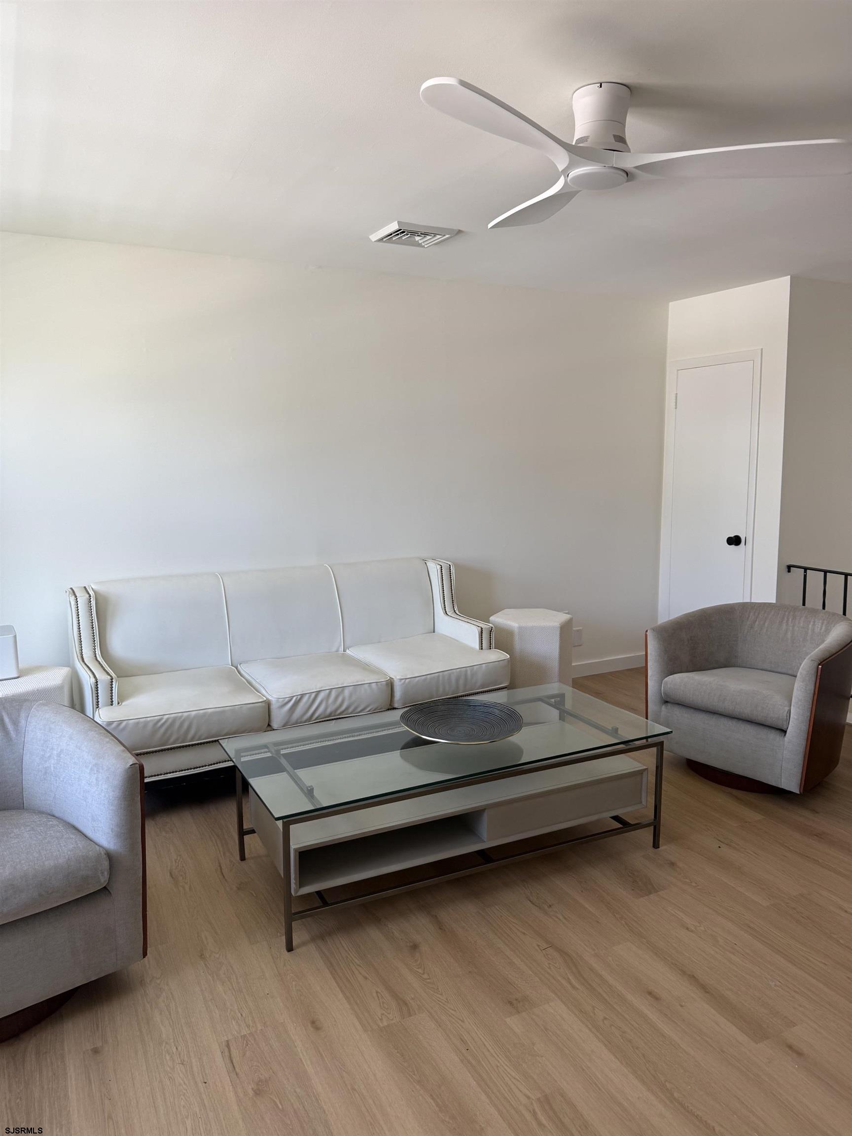 210 N Surrey Ave