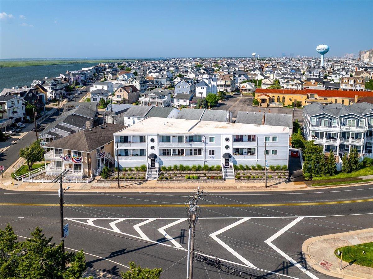 2707 Ventnor