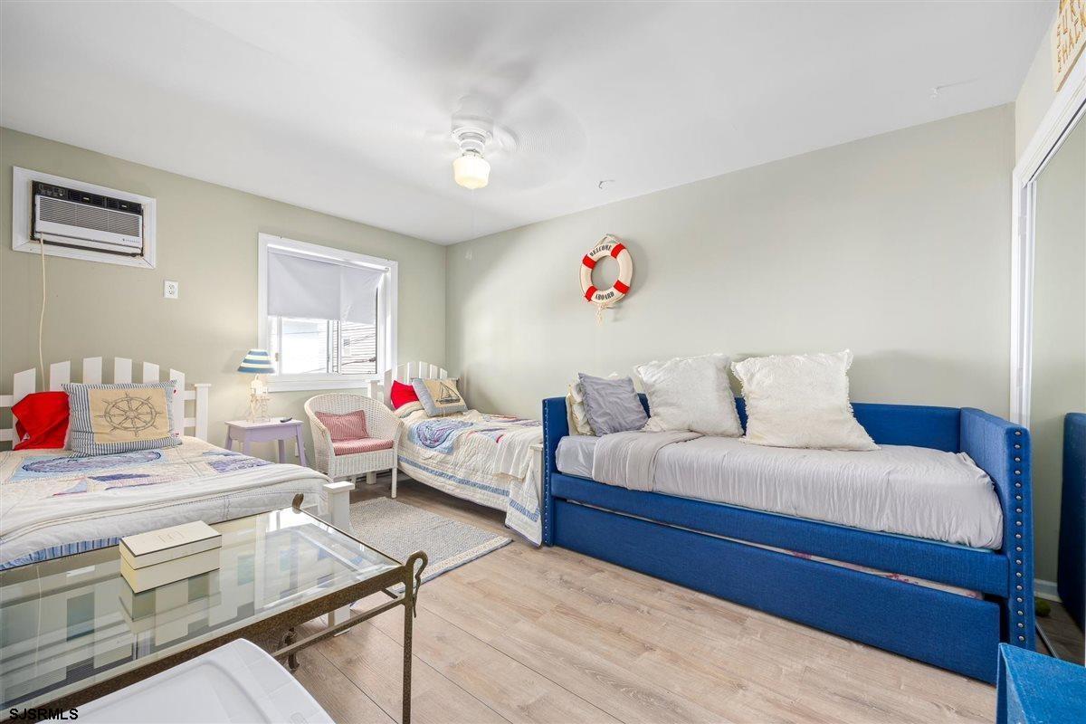 2707 Ventnor