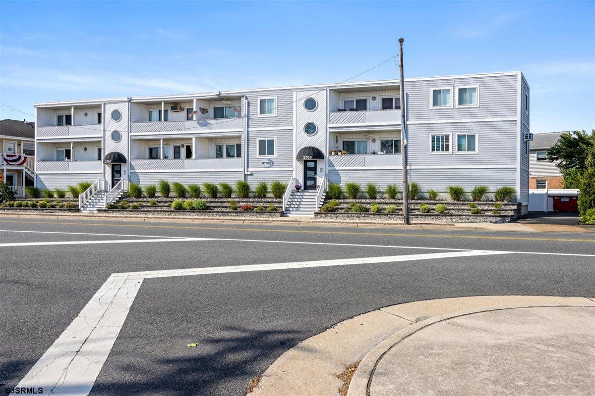2707 Ventnor