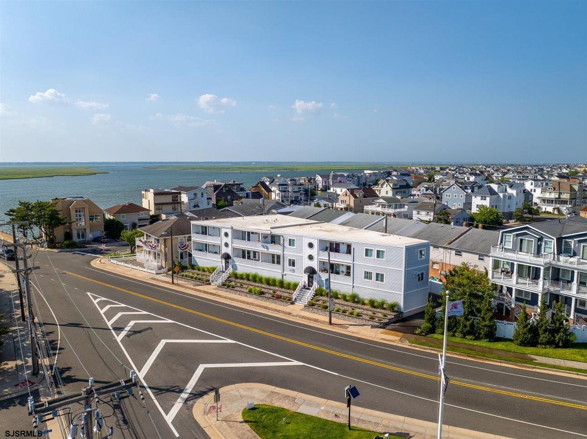 2707 Ventnor