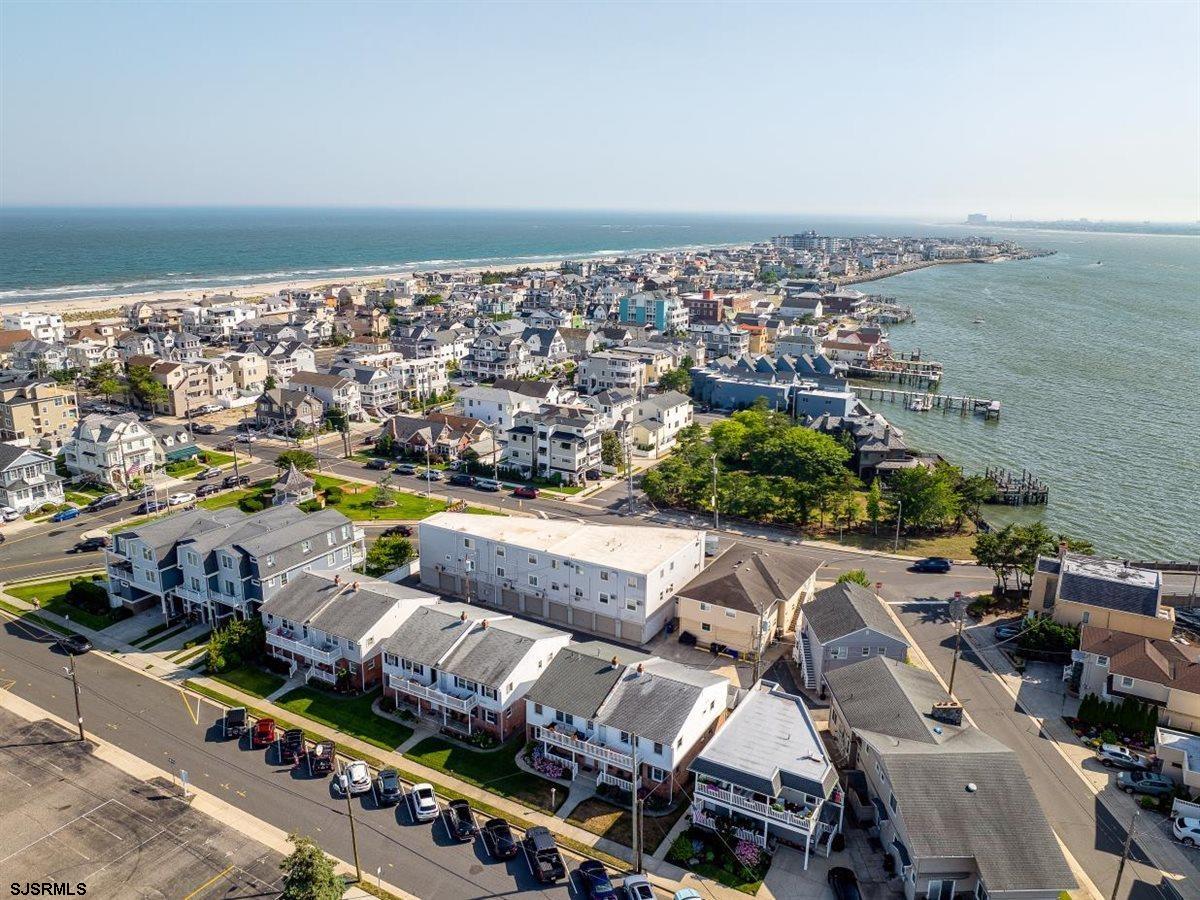 2707 Ventnor