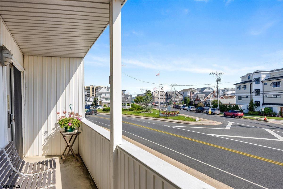 2707 Ventnor