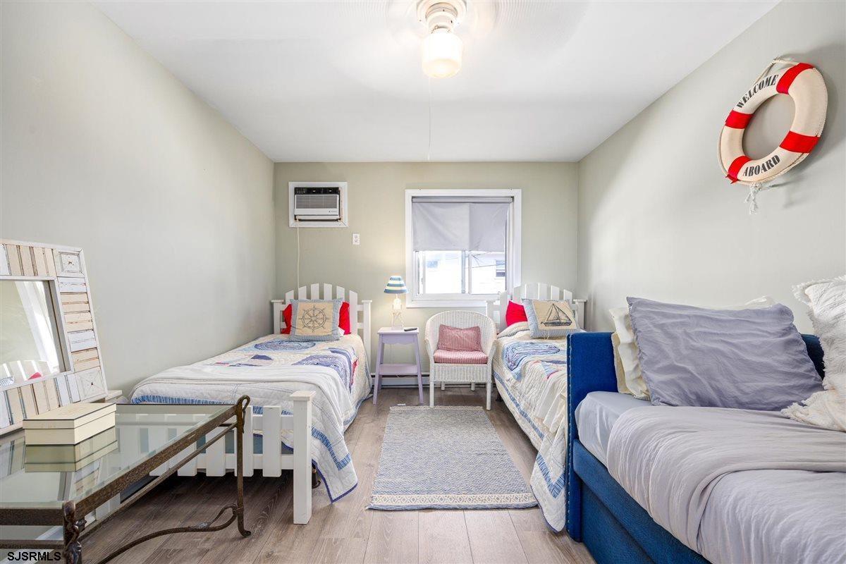 2707 Ventnor