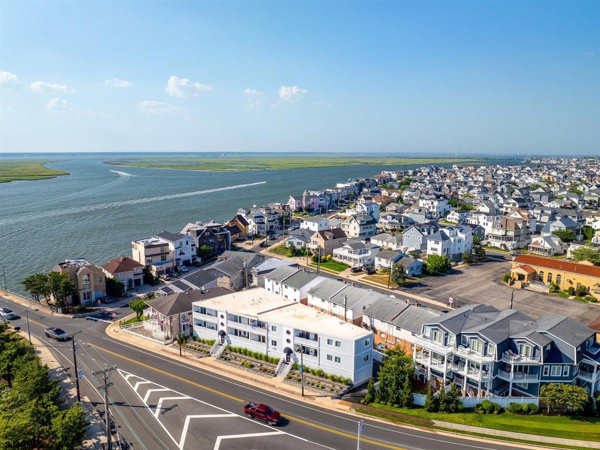 2707 Ventnor