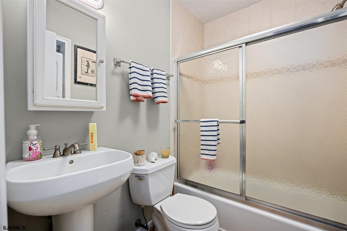 2707 Ventnor