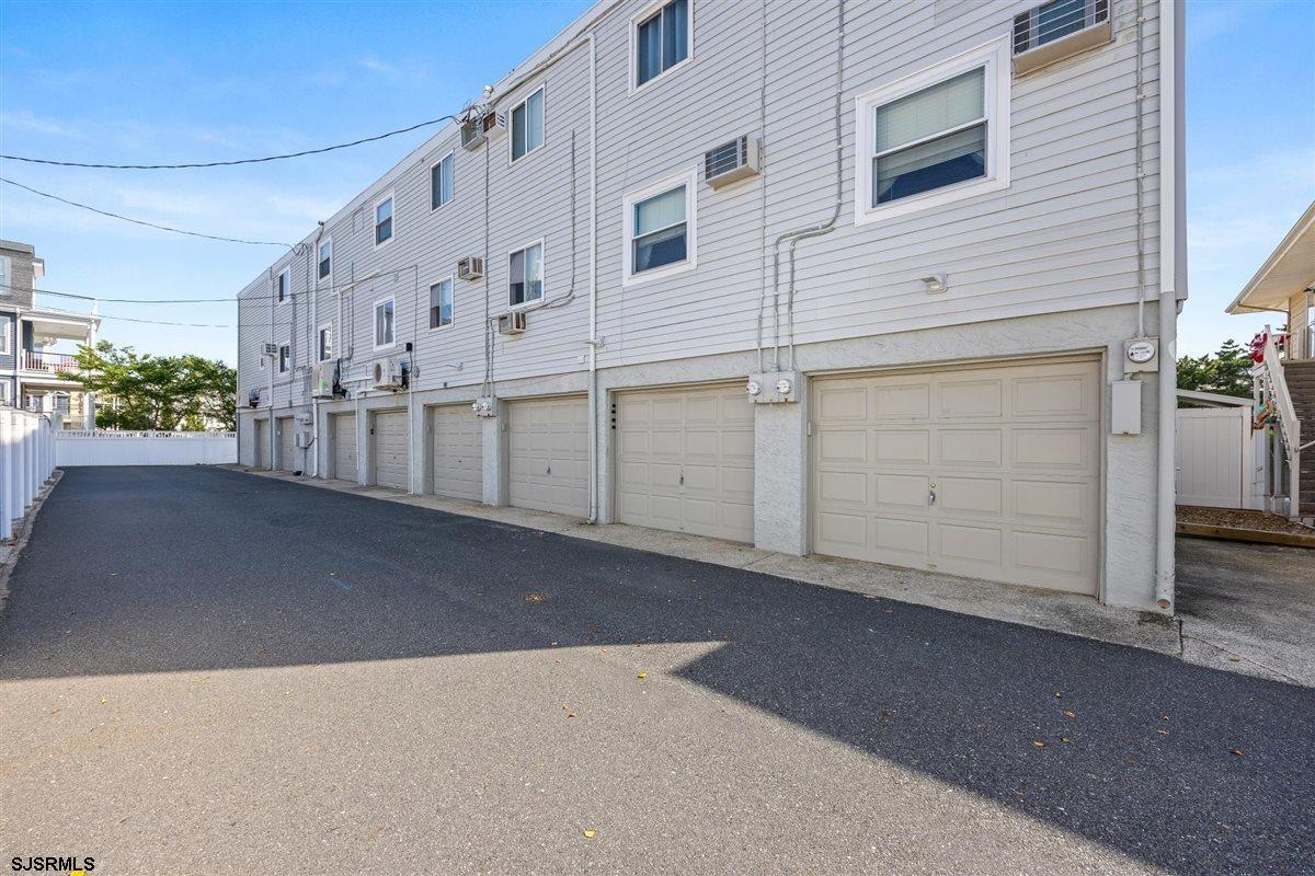 2707 Ventnor