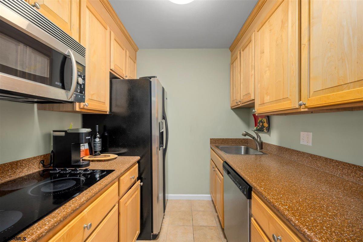 2707 Ventnor