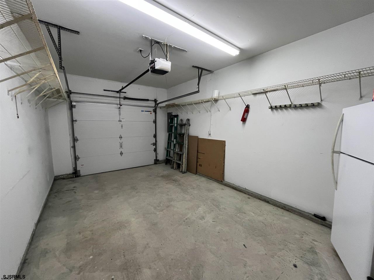 807 N Victoria
