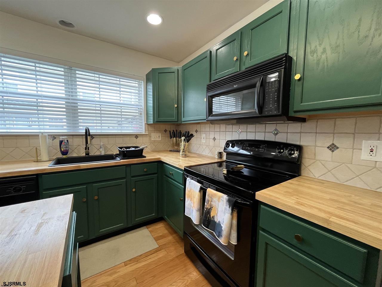 807 N Victoria