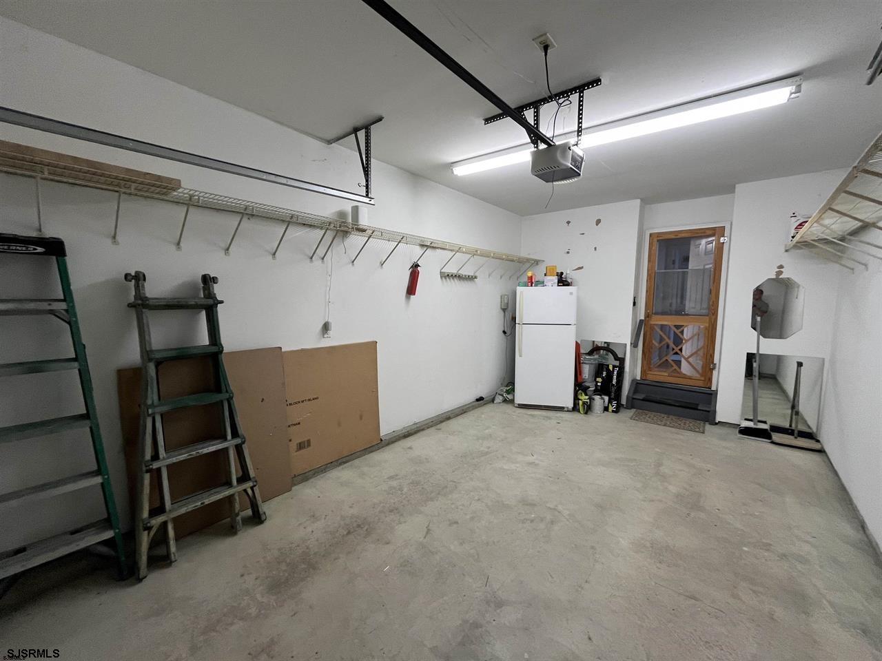 807 N Victoria