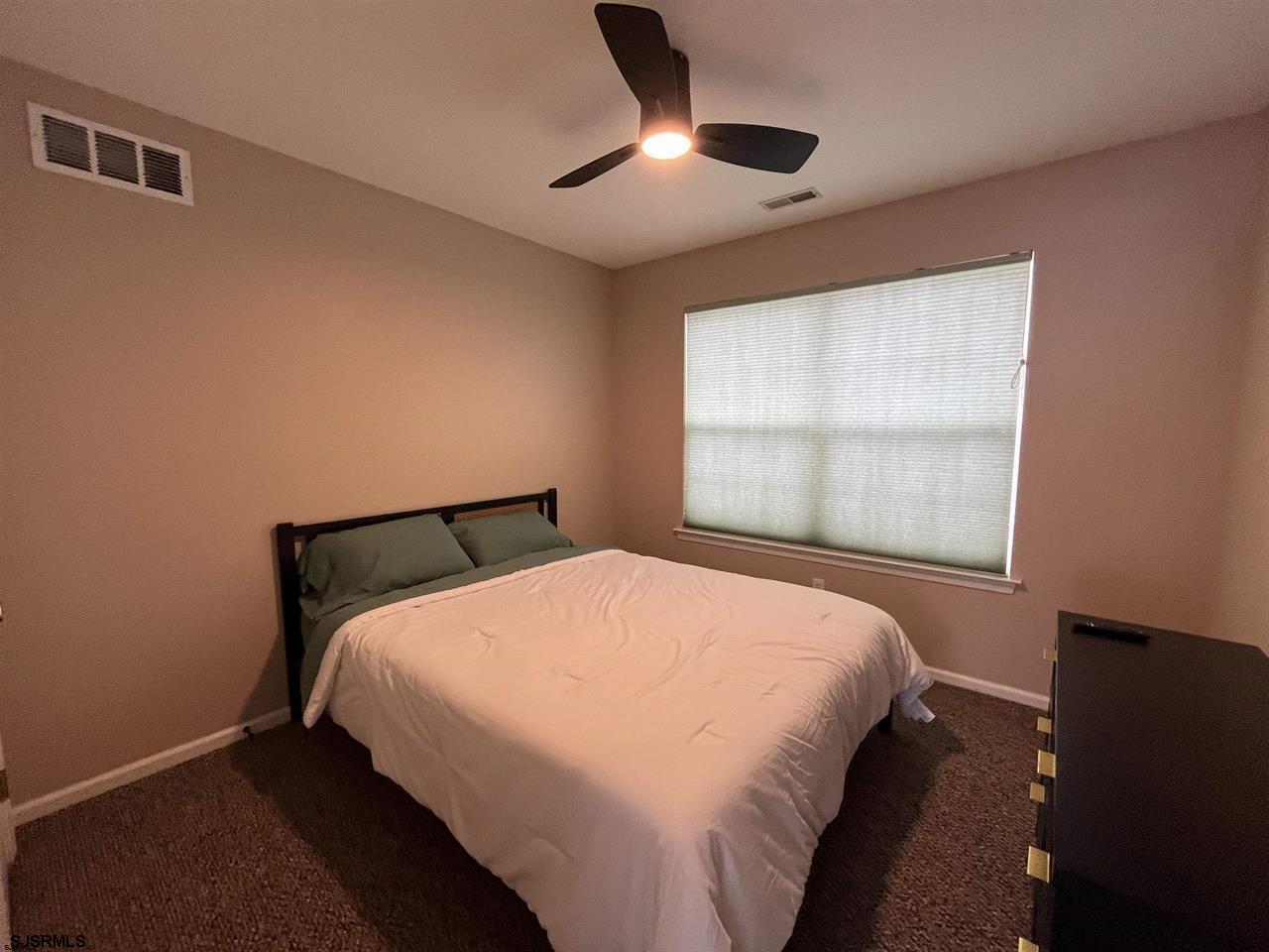 807 N Victoria