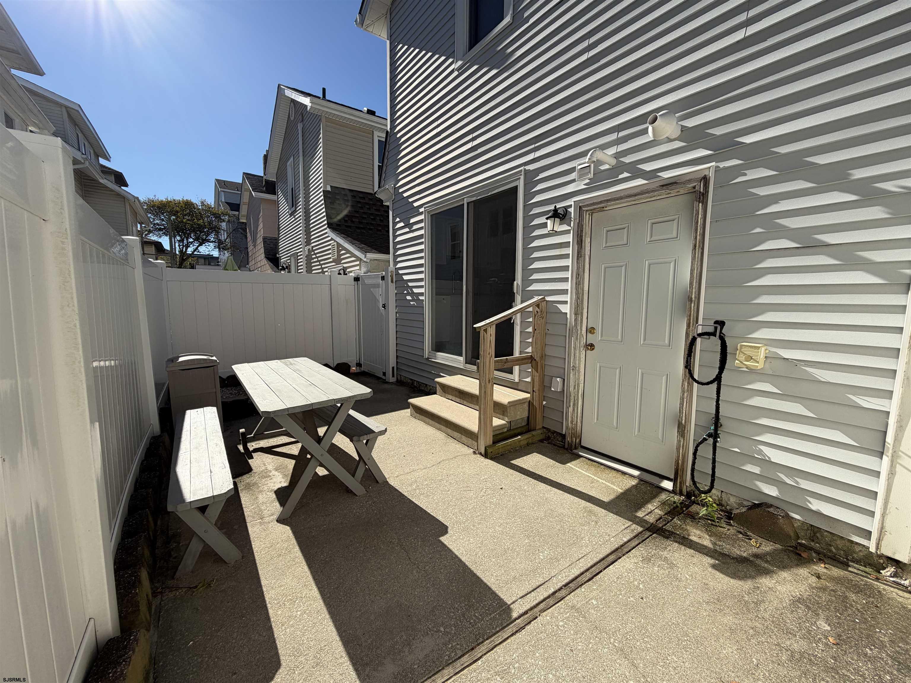 17 N Buffalo Ave