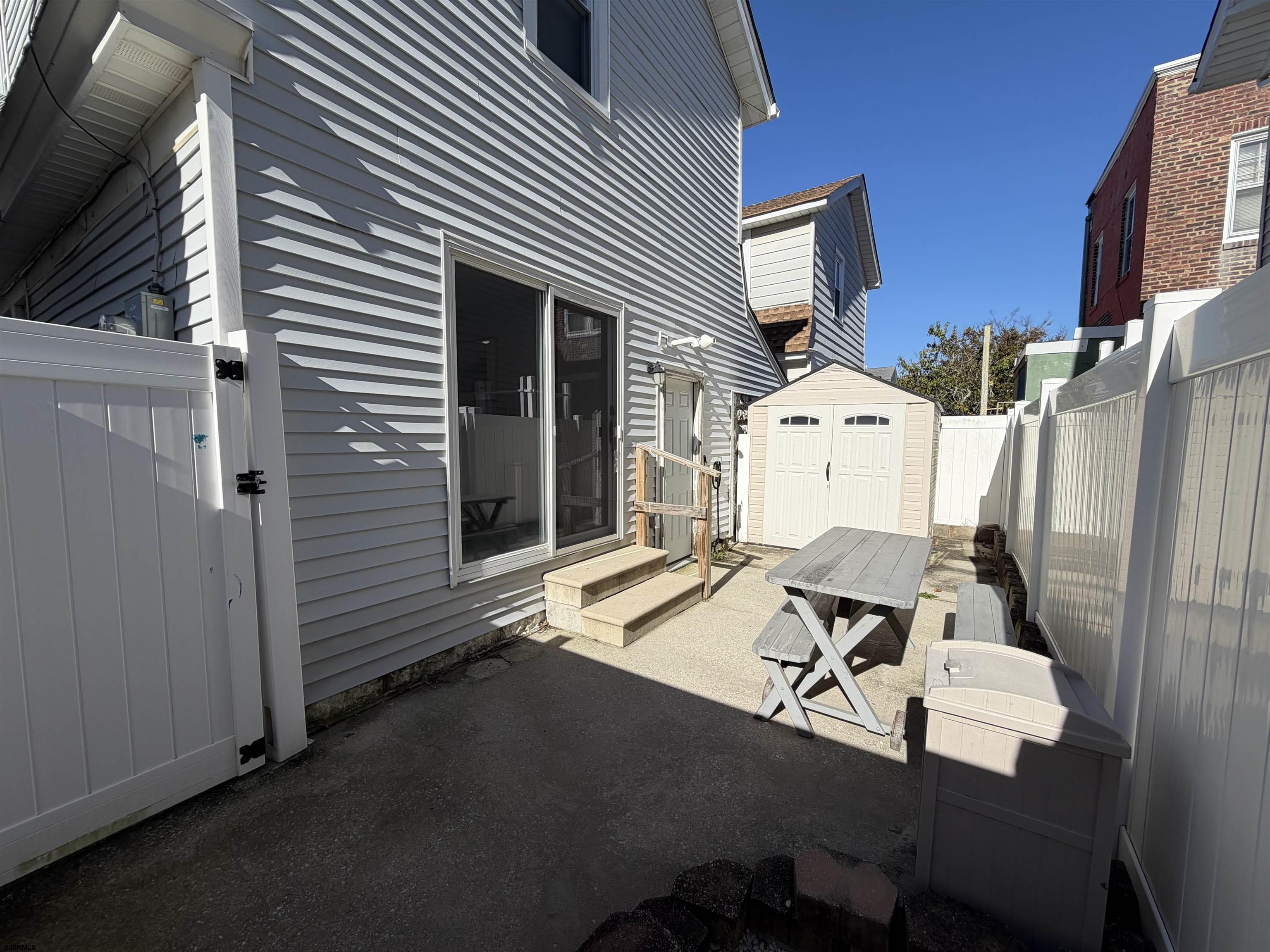 17 N Buffalo Ave