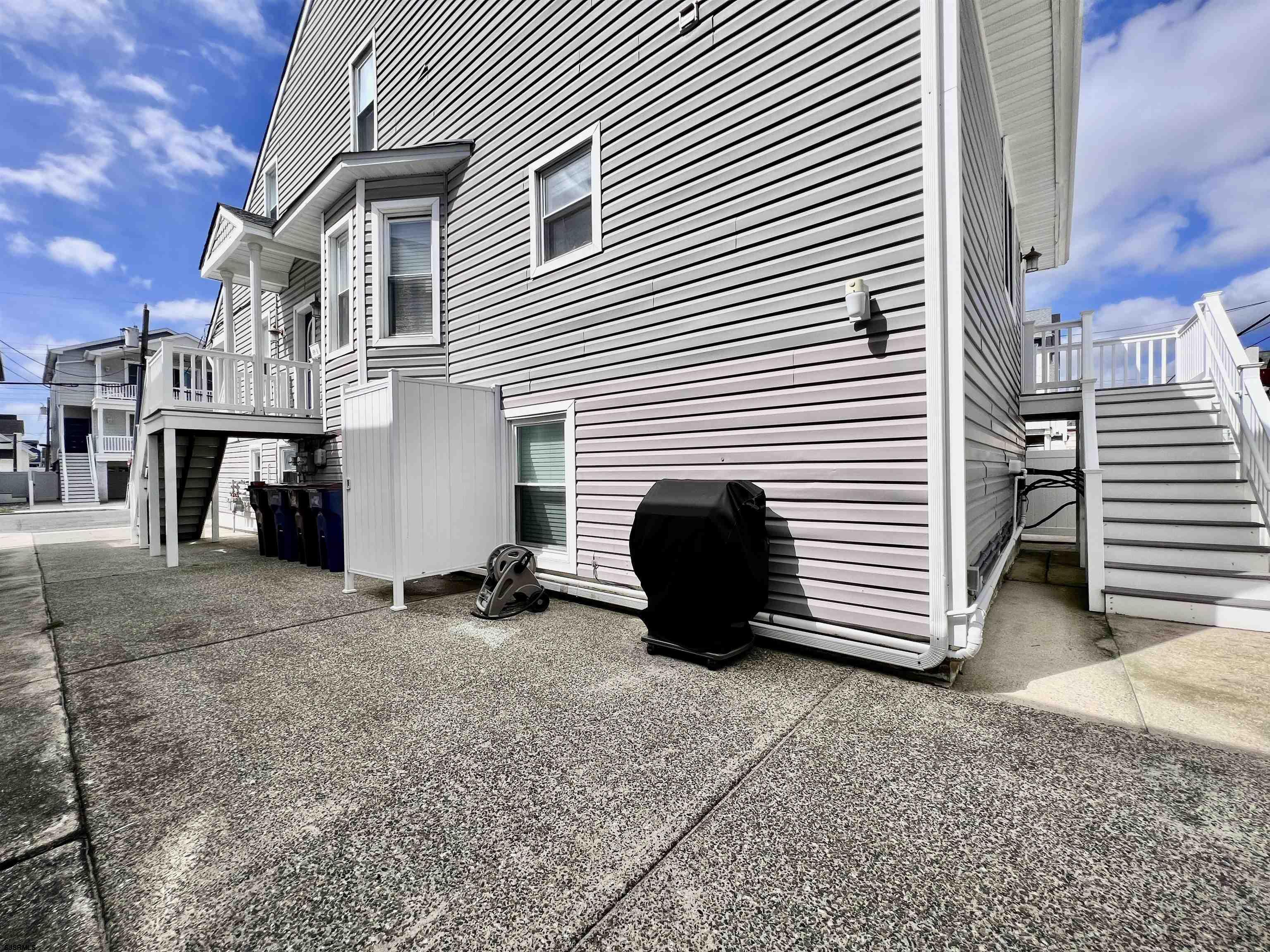 9 N Wyoming Ave